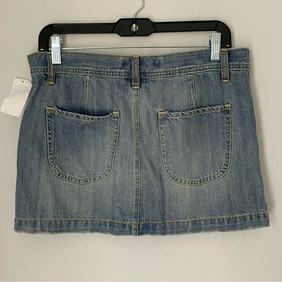 Old Navy Jeans Women’s Ultra Low Waist Micro Mini Denim Skirt size 6 - Picture 2 of 2